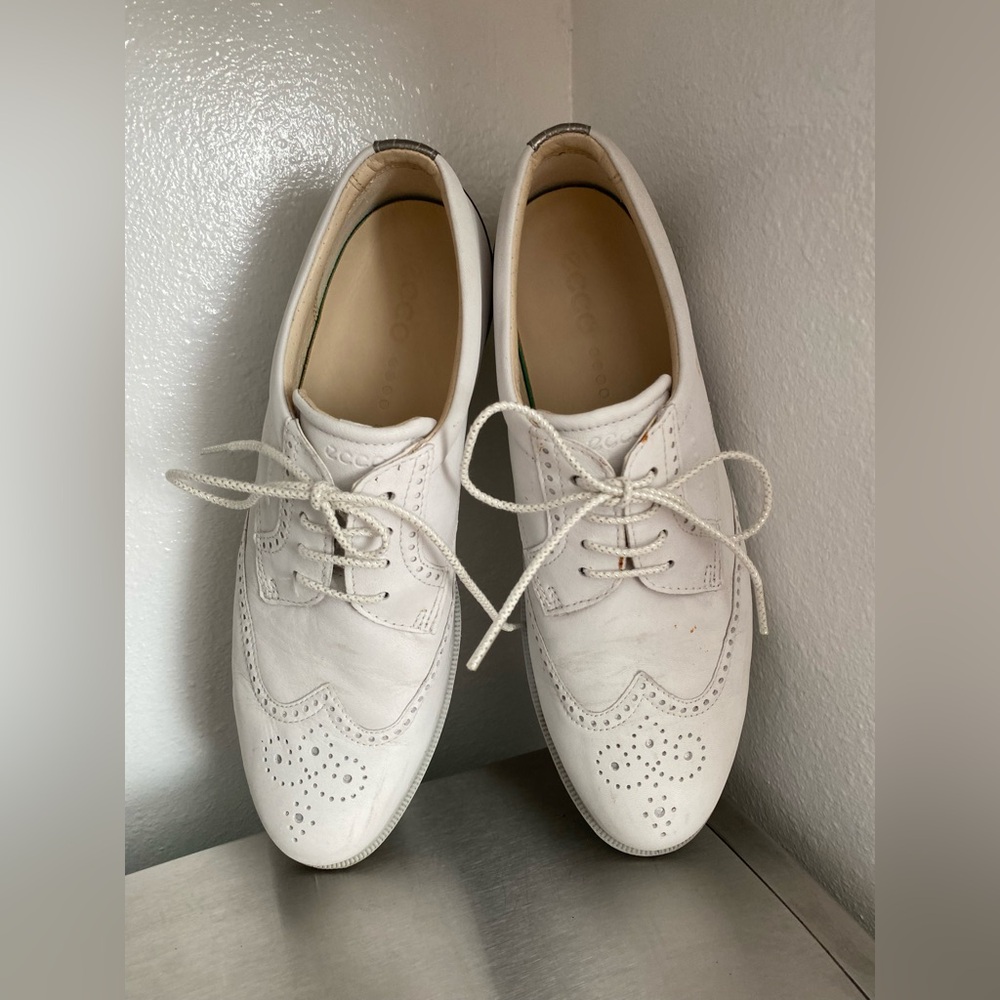 ECCO .. WOMENS GOLF SHOES